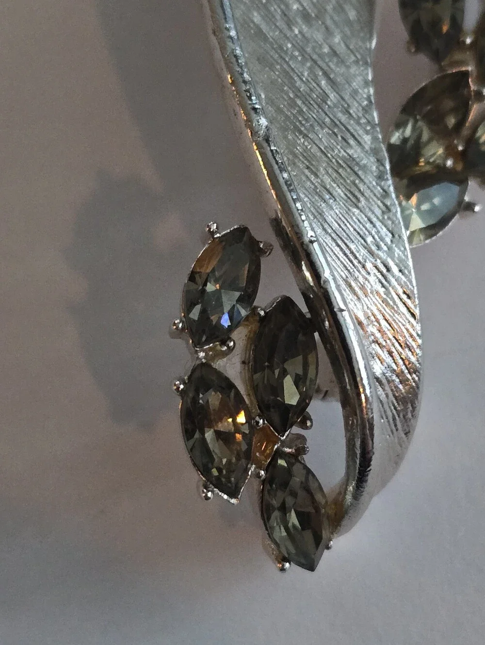 Vintage Coro brooch modernist mod ribbon futuristic silver tone